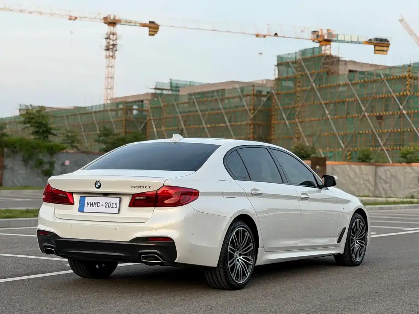 2018 BMW 5 Series 530Li Luxury M Sport Package — миниатюра 26