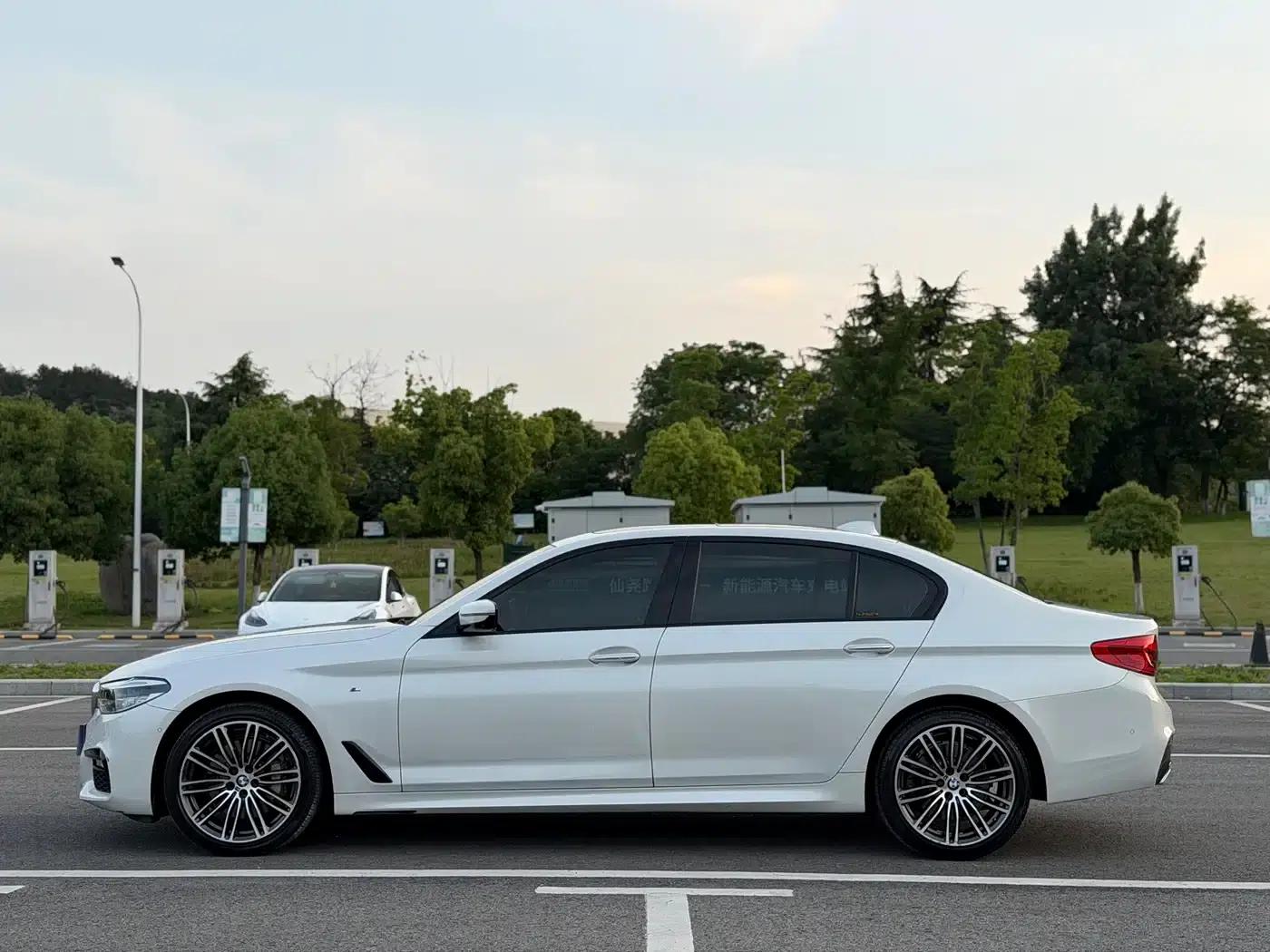 2018 BMW 5 Series 530Li Luxury M Sport Package — миниатюра 4