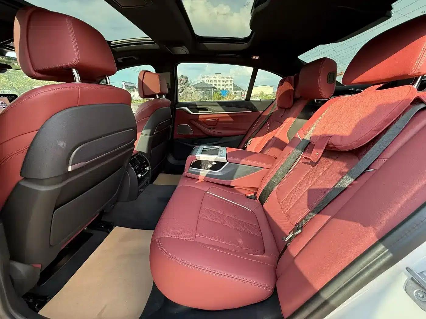 2021 BMW 5 Series 530Li Luxury M Sport Package — миниатюра 5