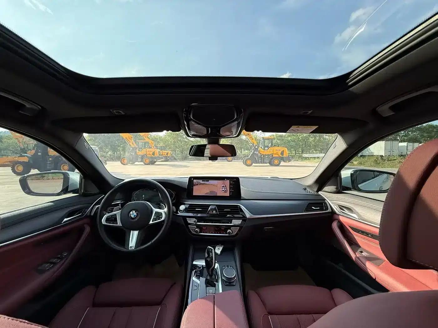 2021 BMW 5 Series 530Li Luxury M Sport Package — миниатюра 6