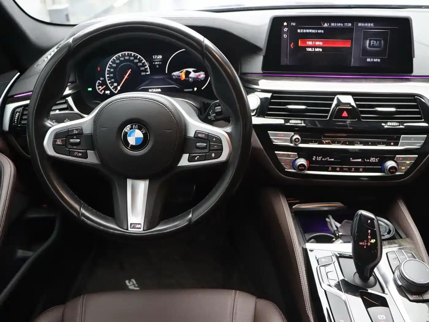 2019 BMW 5 Series 525Li M Sport Package — миниатюра 18