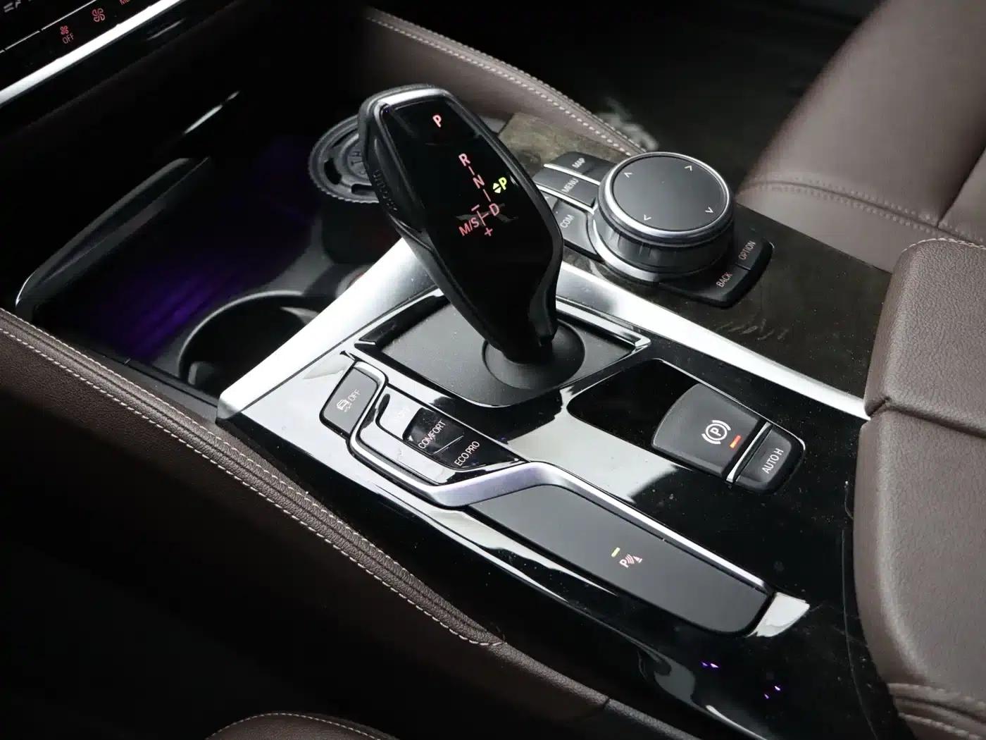 2019 BMW 5 Series 525Li M Sport Package — миниатюра 19