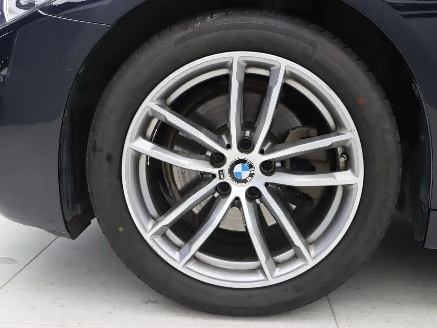 2019 BMW 5 Series 525Li M Sport Package — миниатюра 22