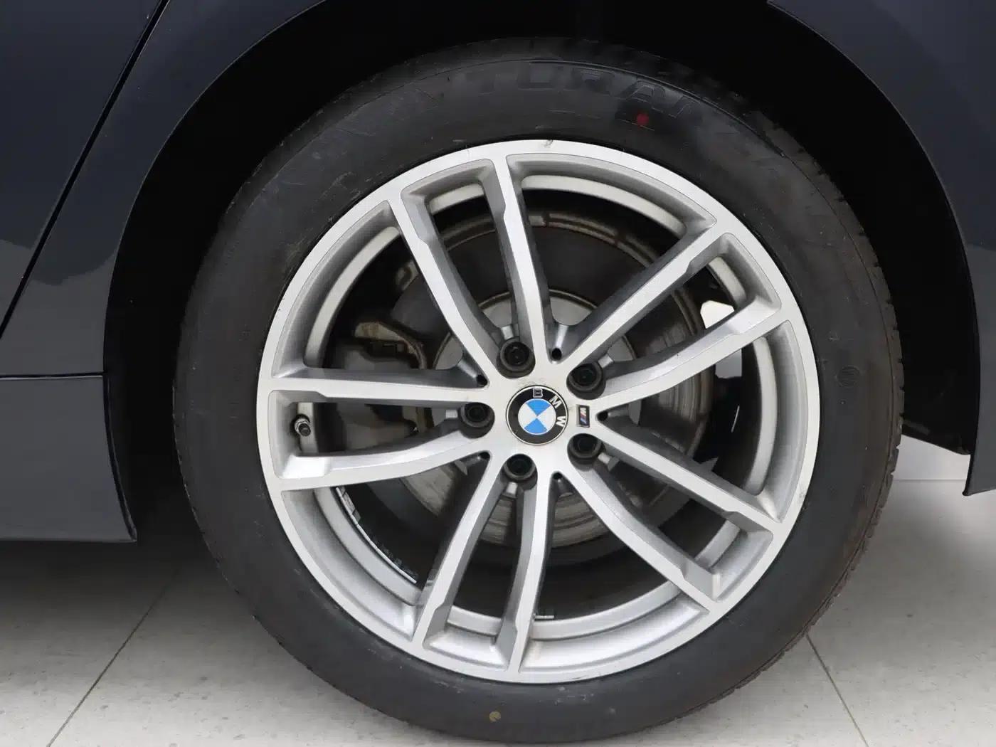 2019 BMW 5 Series 525Li M Sport Package — миниатюра 23