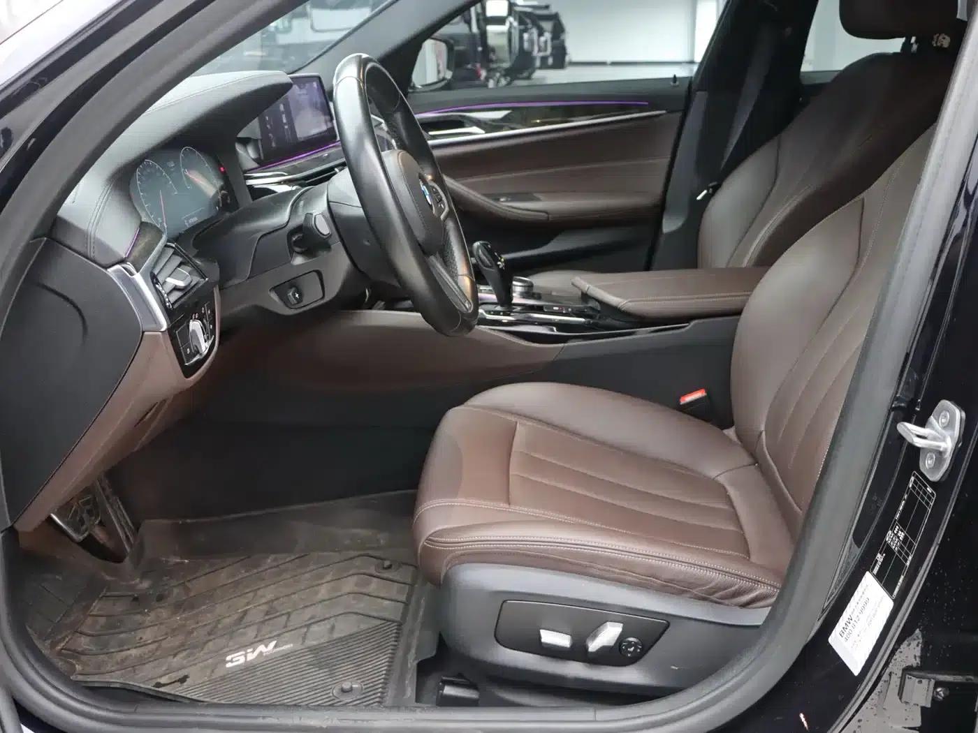 2019 BMW 5 Series 525Li M Sport Package — миниатюра 10