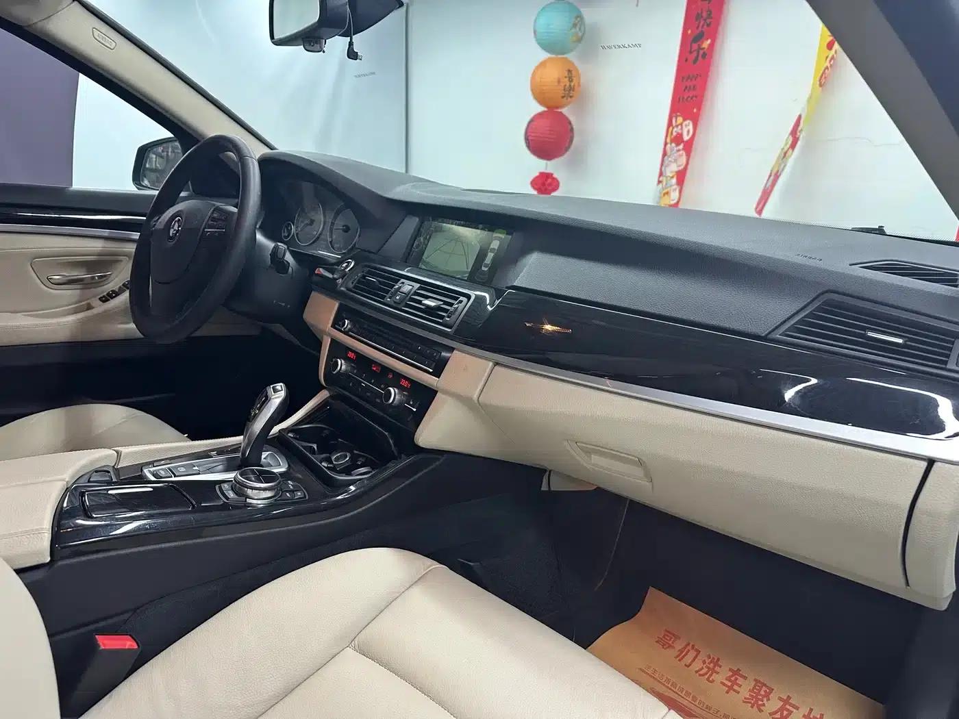 BMW 5 Series 2013 525Li Luxury — миниатюра 23