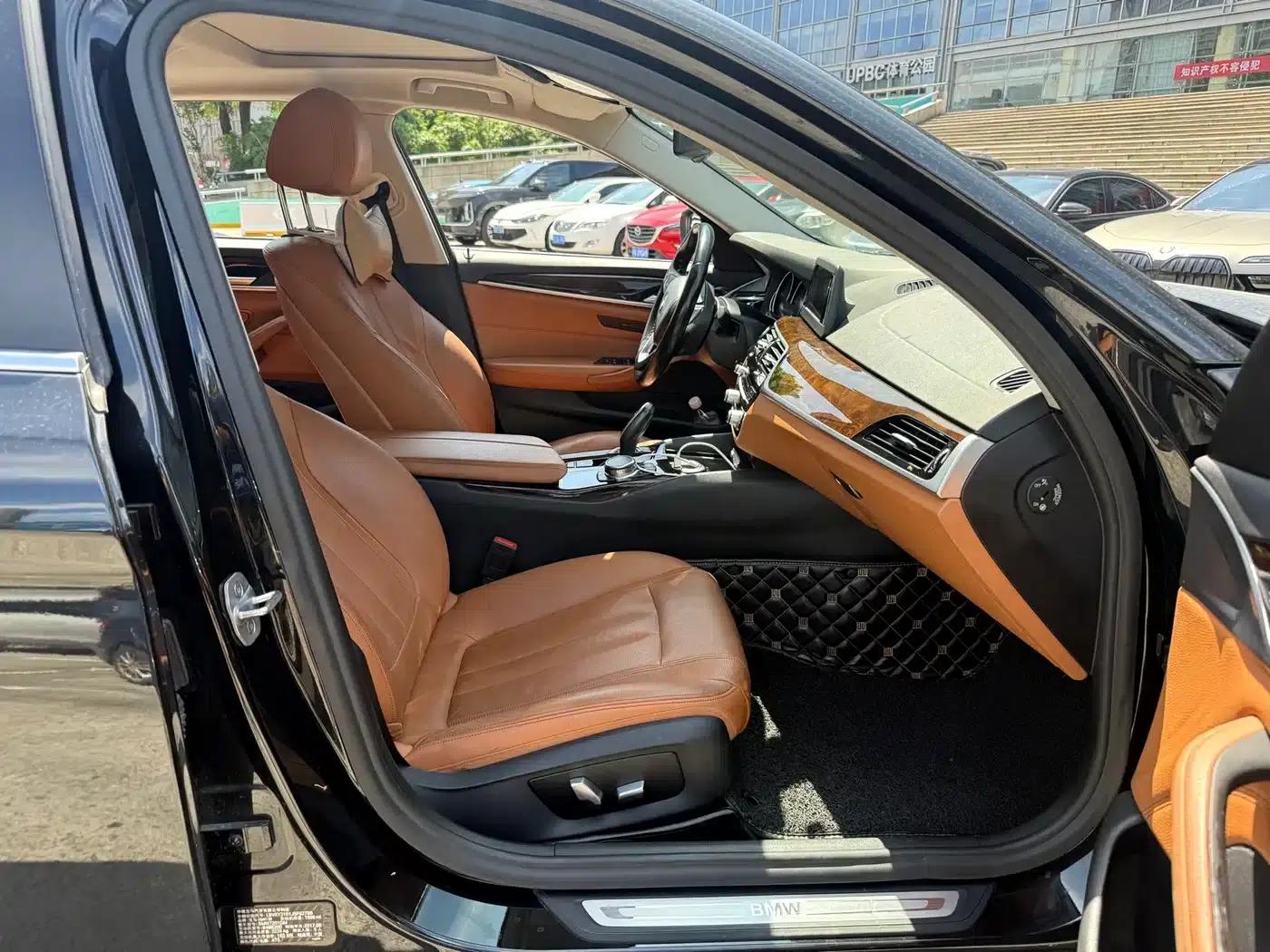 BMW 5 Series 2017 528Li Leading Edition — миниатюра 15