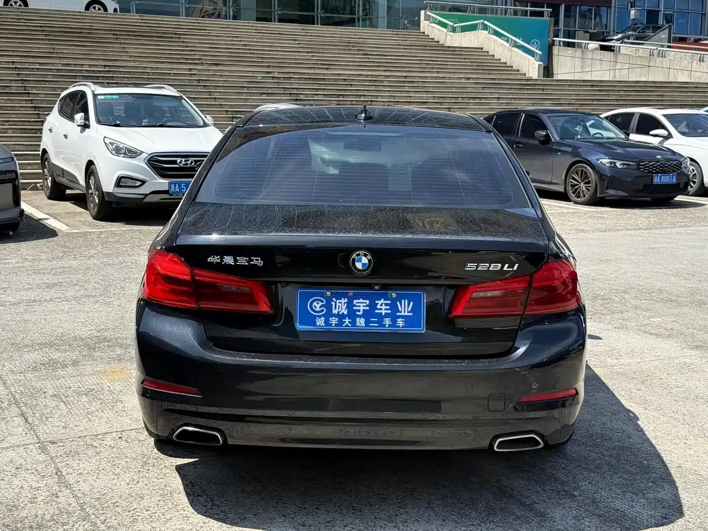 BMW 5 Series 2017 528Li Leading Edition — миниатюра 16