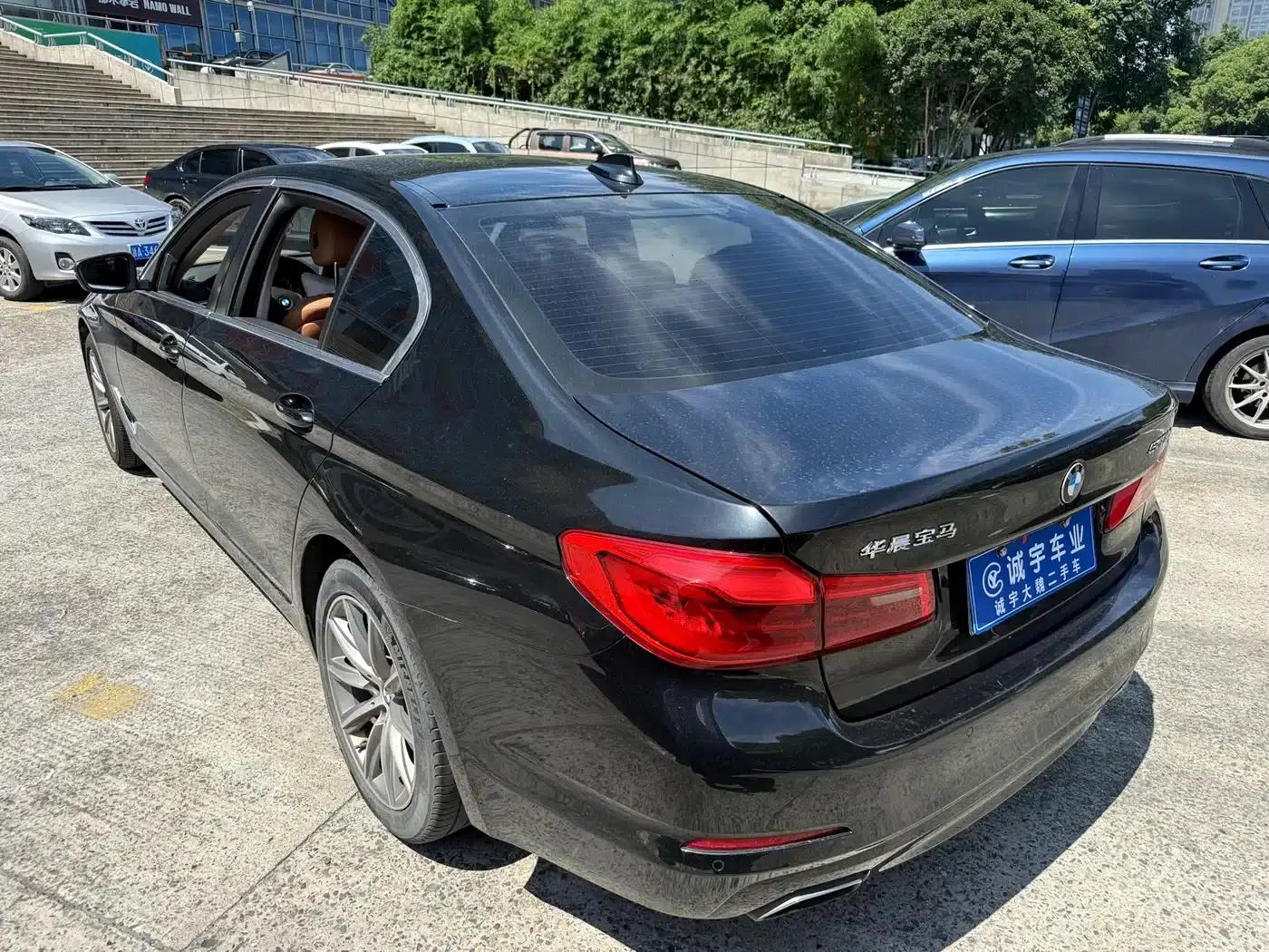 BMW 5 Series 2017 528Li Leading Edition — миниатюра 17