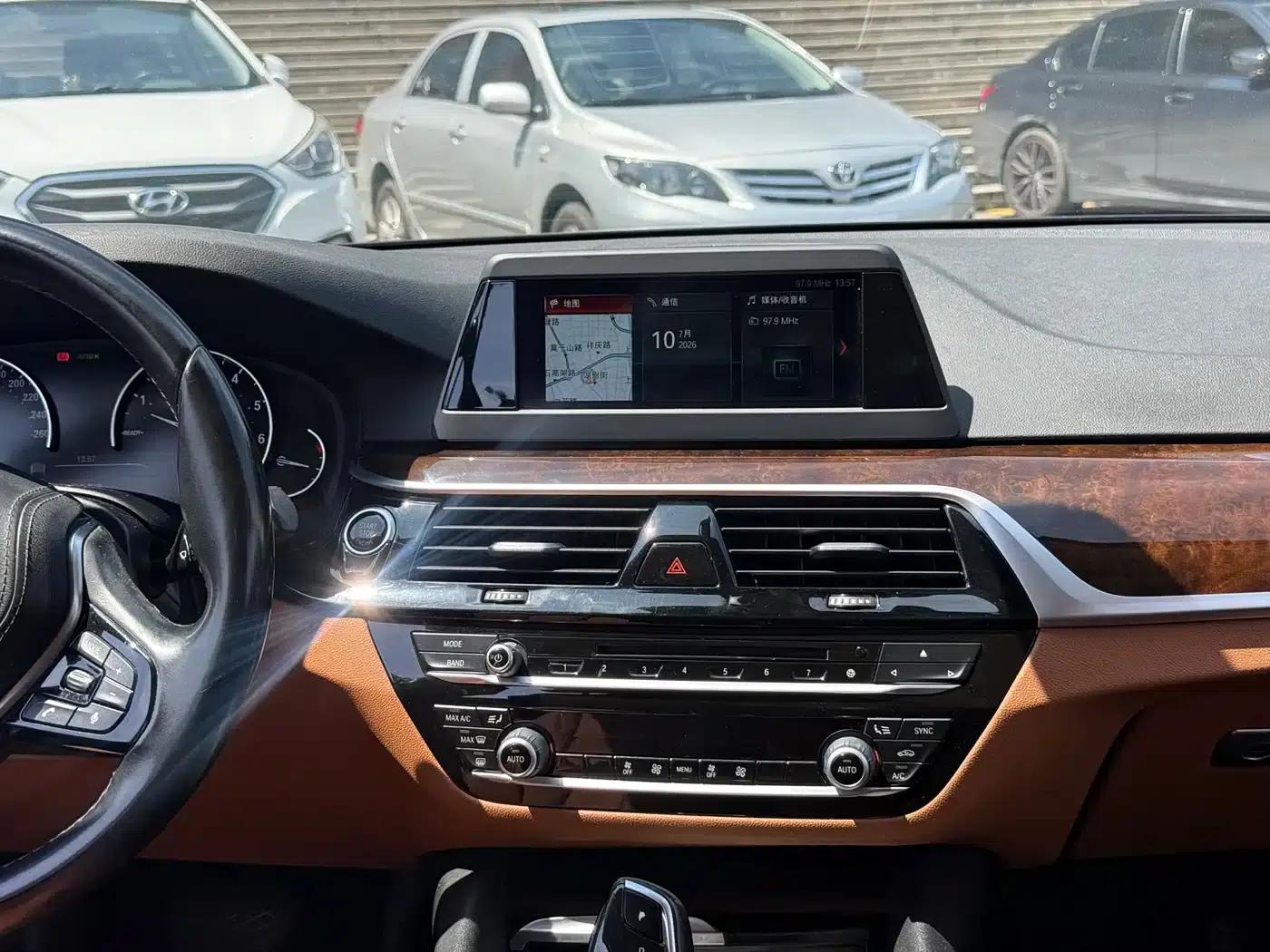 BMW 5 Series 2017 528Li Leading Edition — миниатюра 7