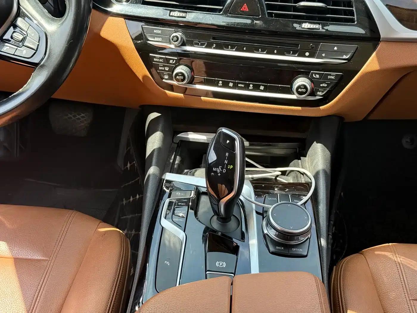 BMW 5 Series 2017 528Li Leading Edition — миниатюра 9