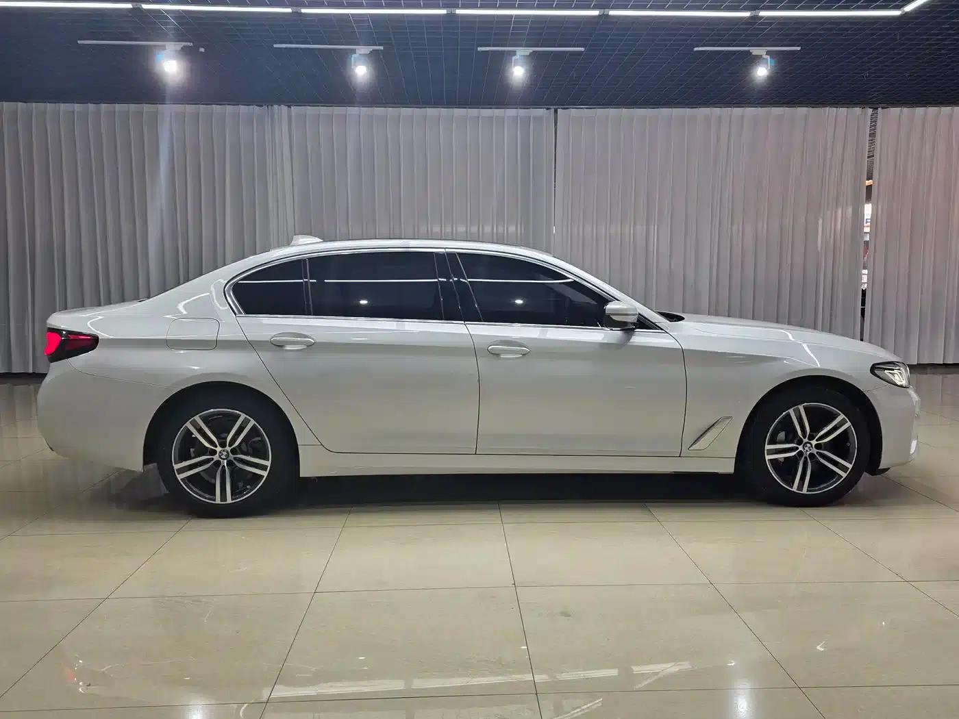 BMW 5 Series 2022 Facelift 530Li Leading Luxury Package — миниатюра 5