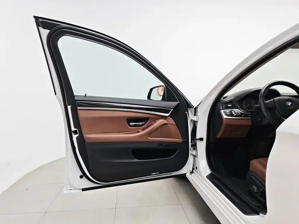 BMW 5 Series 2017 525Li Leading Edition — миниатюра 8