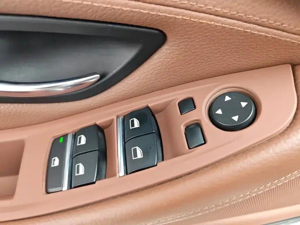 BMW 5 Series 2017 525Li Leading Edition — миниатюра 9