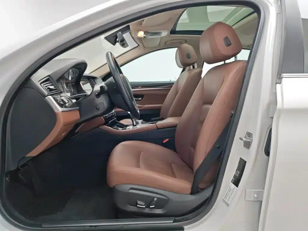 BMW 5 Series 2017 525Li Leading Edition — миниатюра 10