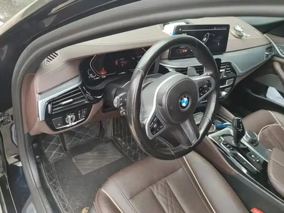 2022 BMW 5 Series Facelift 530Li Leading Edition M Sport Package — миниатюра 12