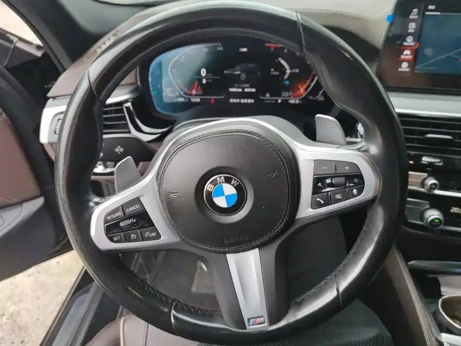 2022 BMW 5 Series Facelift 530Li Leading Edition M Sport Package — миниатюра 15