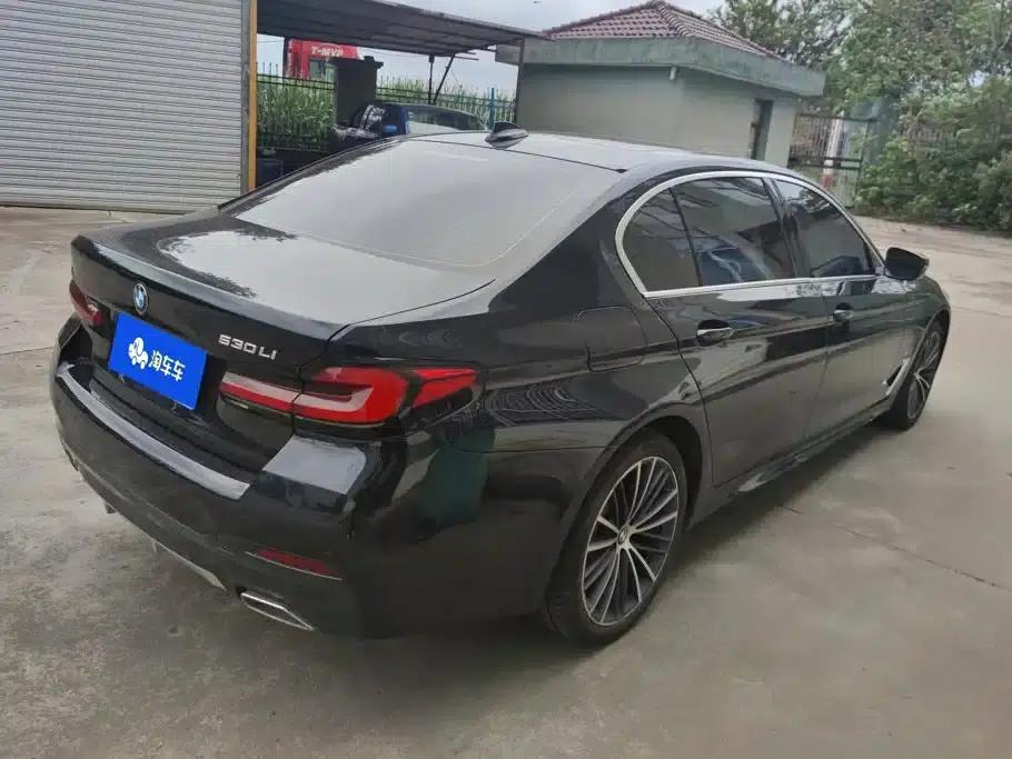 2022 BMW 5 Series Facelift 530Li Leading Edition M Sport Package — миниатюра 3