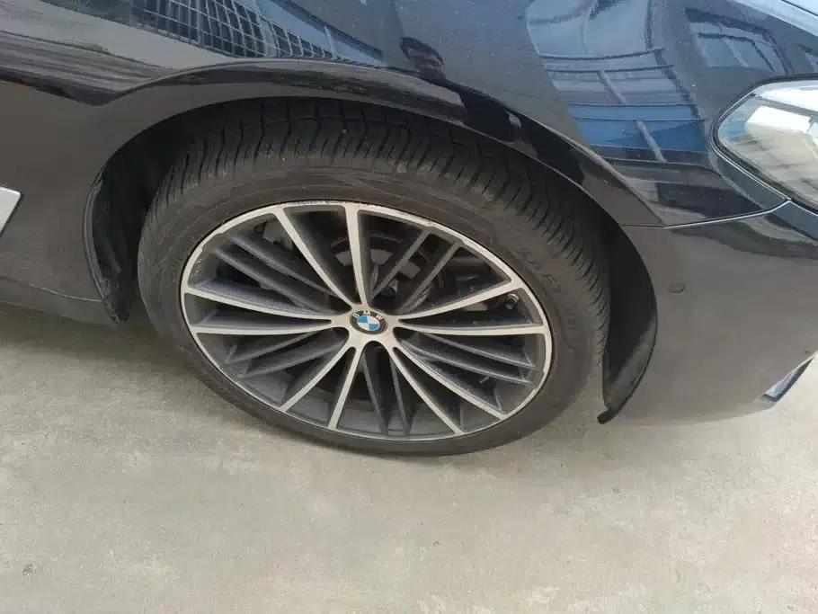 2022 BMW 5 Series Facelift 530Li Leading Edition M Sport Package — миниатюра 6