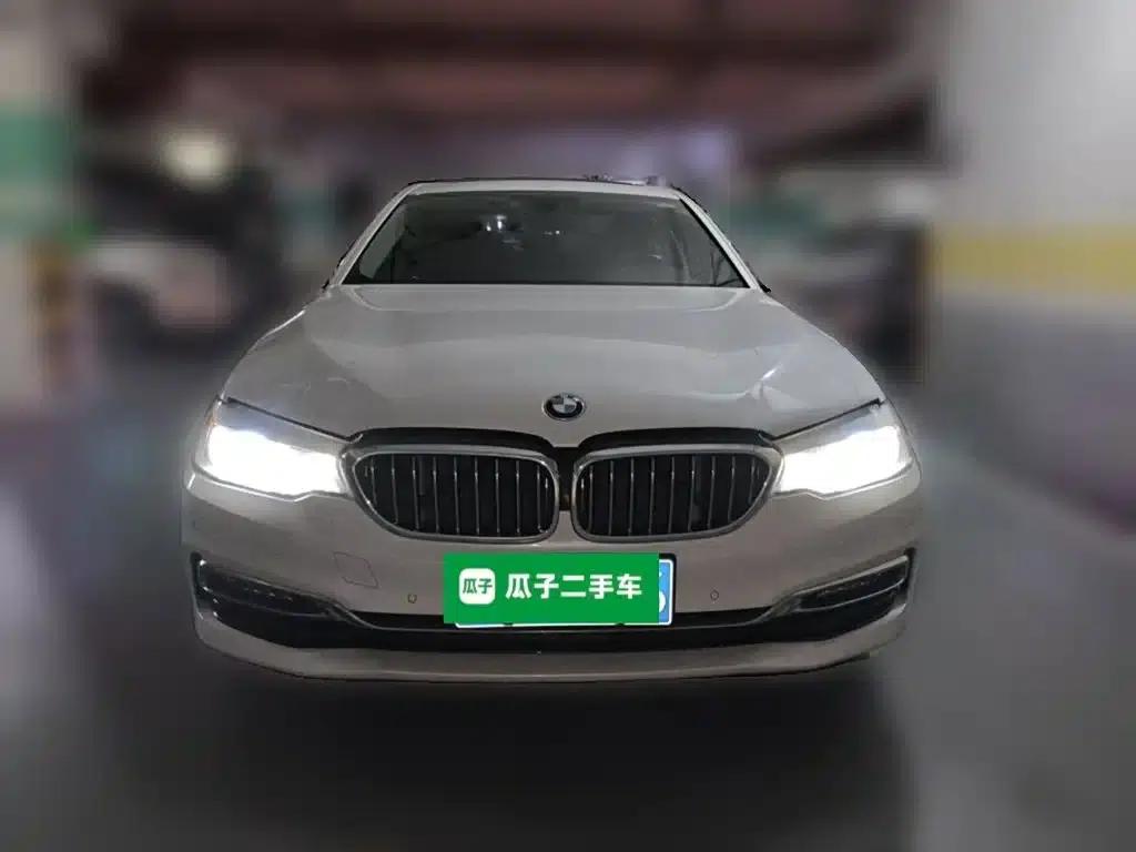 2018 BMW 5 Series 525Li Luxury Package — миниатюра 2