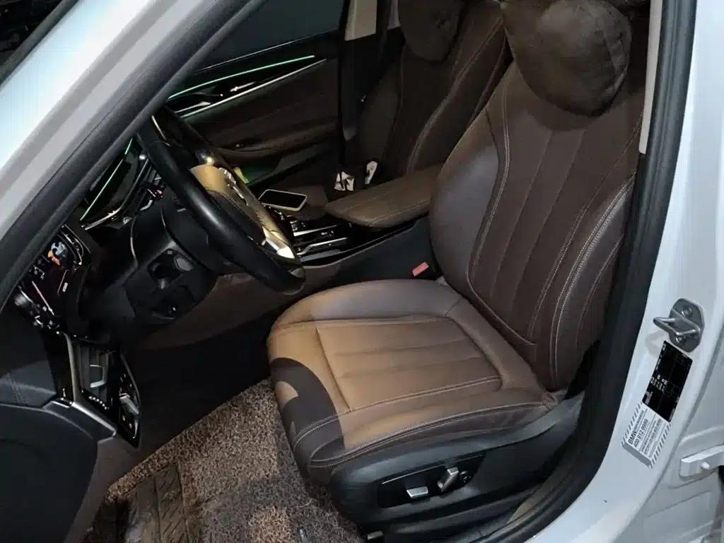 2018 BMW 5 Series 525Li Luxury Package — миниатюра 11