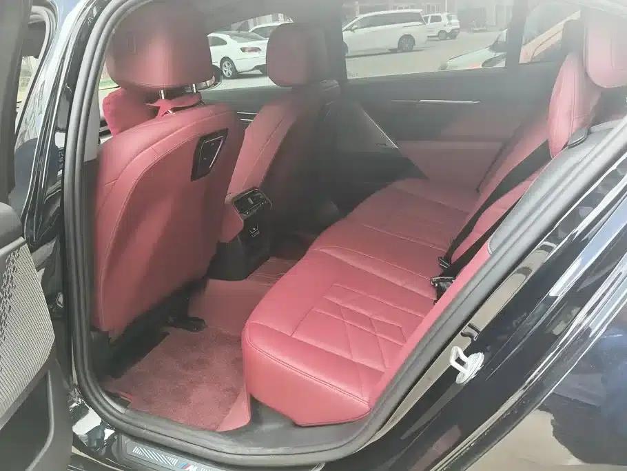 2025 BMW 5 Series 530Li Leading Edition M Sport Package — миниатюра 11