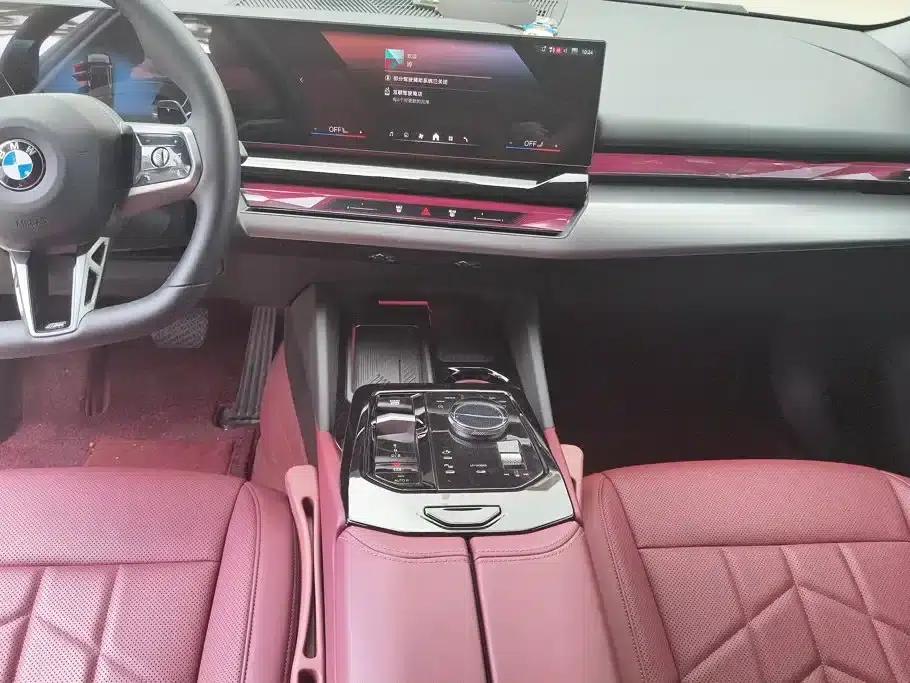 2025 BMW 5 Series 530Li Leading Edition M Sport Package — миниатюра 13