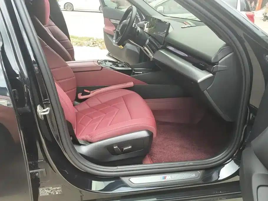 2025 BMW 5 Series 530Li Leading Edition M Sport Package — миниатюра 8