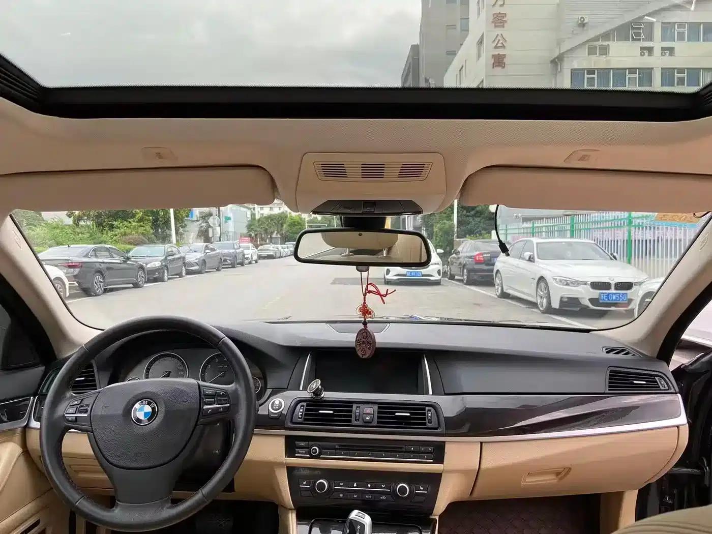 BMW 5 Series 2013 530Li Leading Edition — миниатюра 10