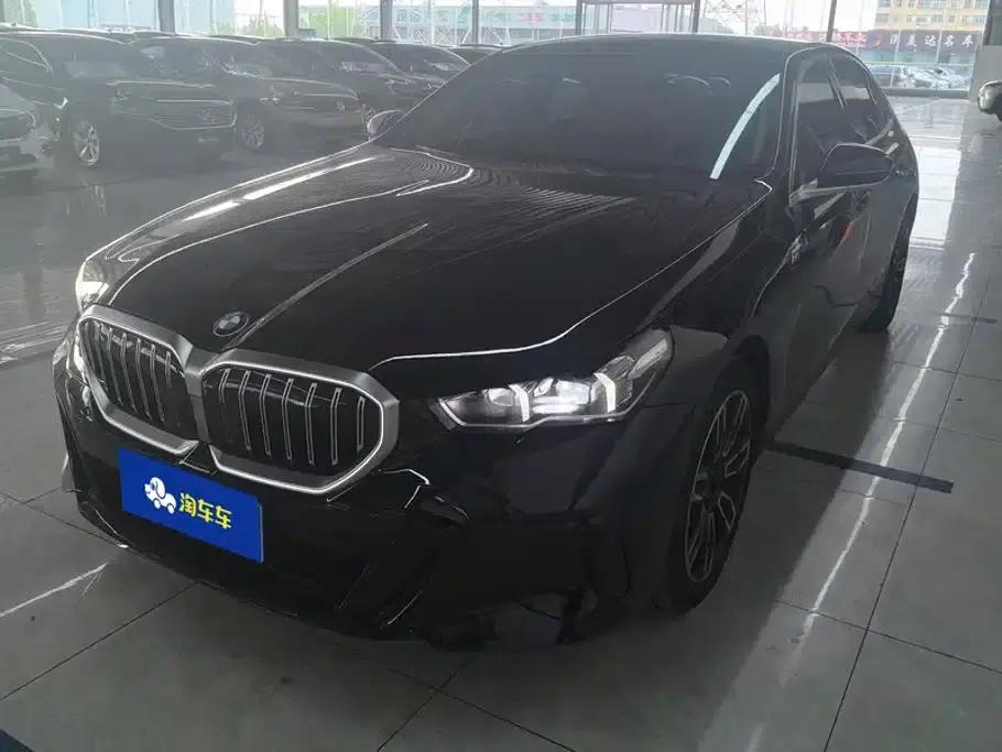 2025 BMW 5 Series 530Li Leading Edition M Sport Package — миниатюра 1