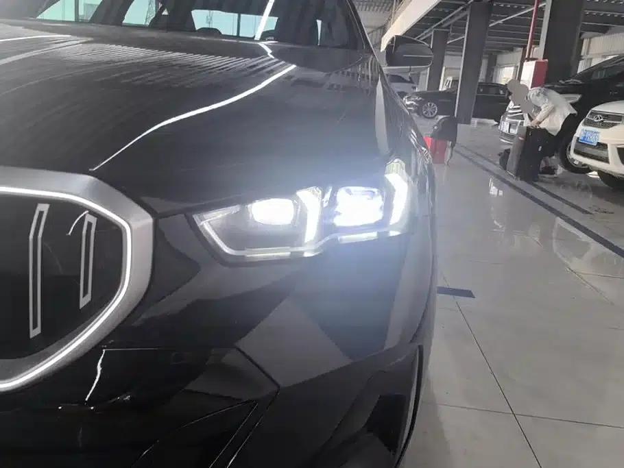 2025 BMW 5 Series 530Li Leading Edition M Sport Package — миниатюра 5