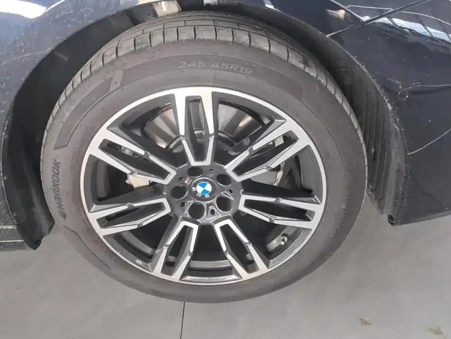 2025 BMW 5 Series 530Li Leading Edition M Sport Package — миниатюра 6