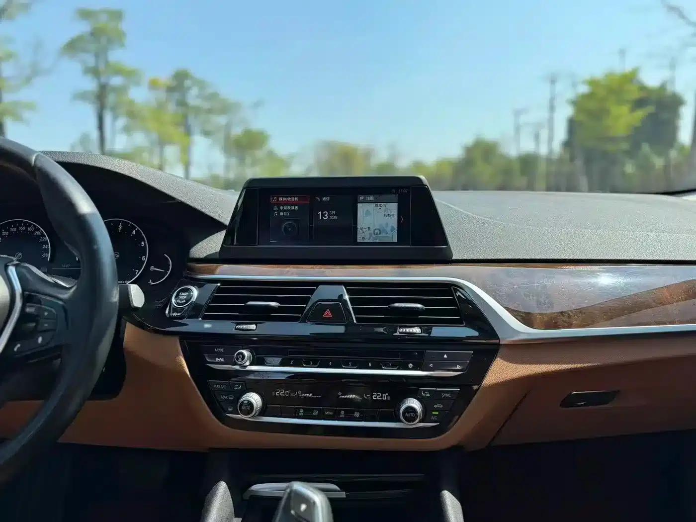 BMW 5 Series 2018 528Li Launch Special Edition — миниатюра 13