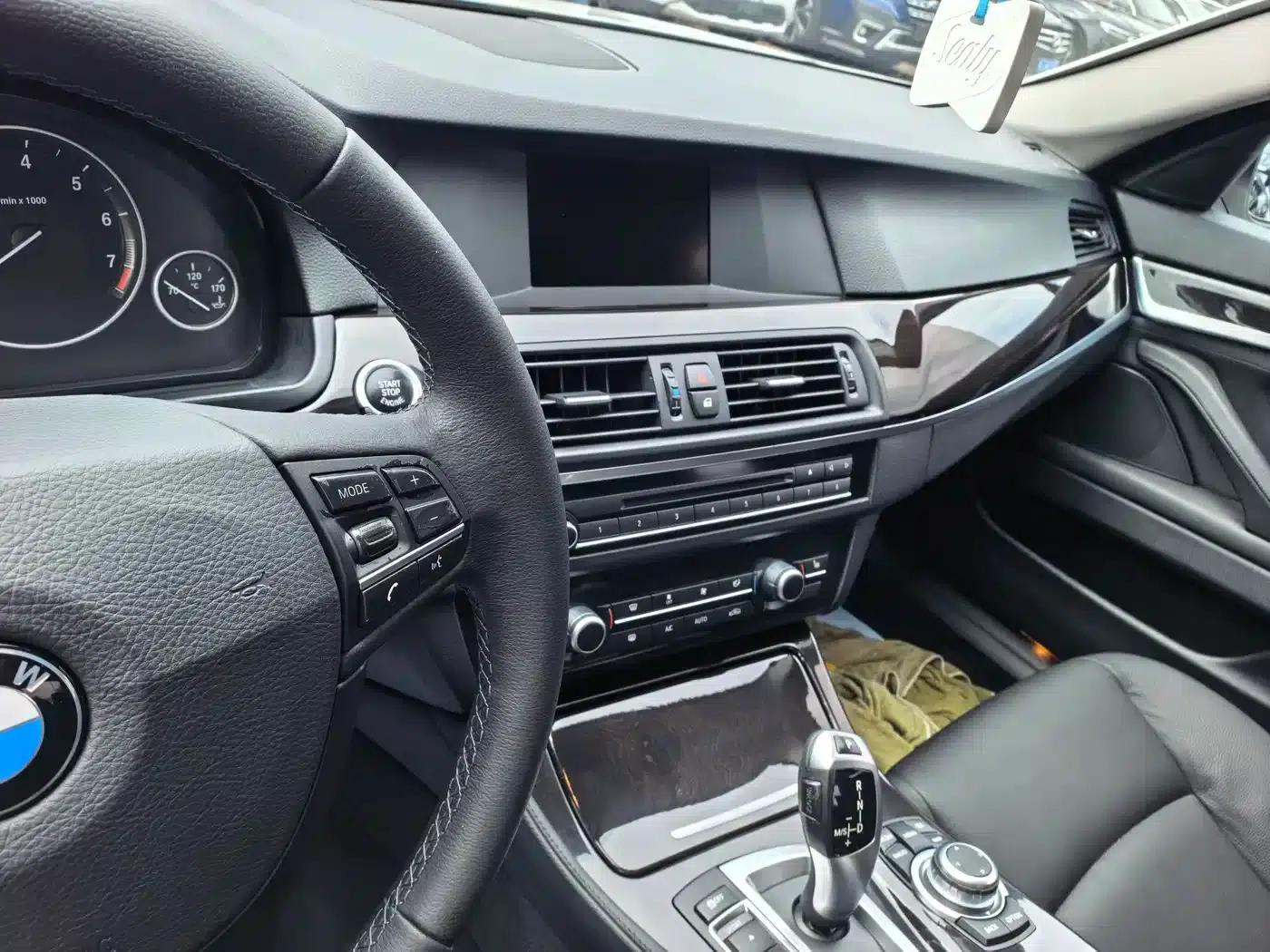 BMW 5 Series 2013 525Li Leading Edition — миниатюра 11
