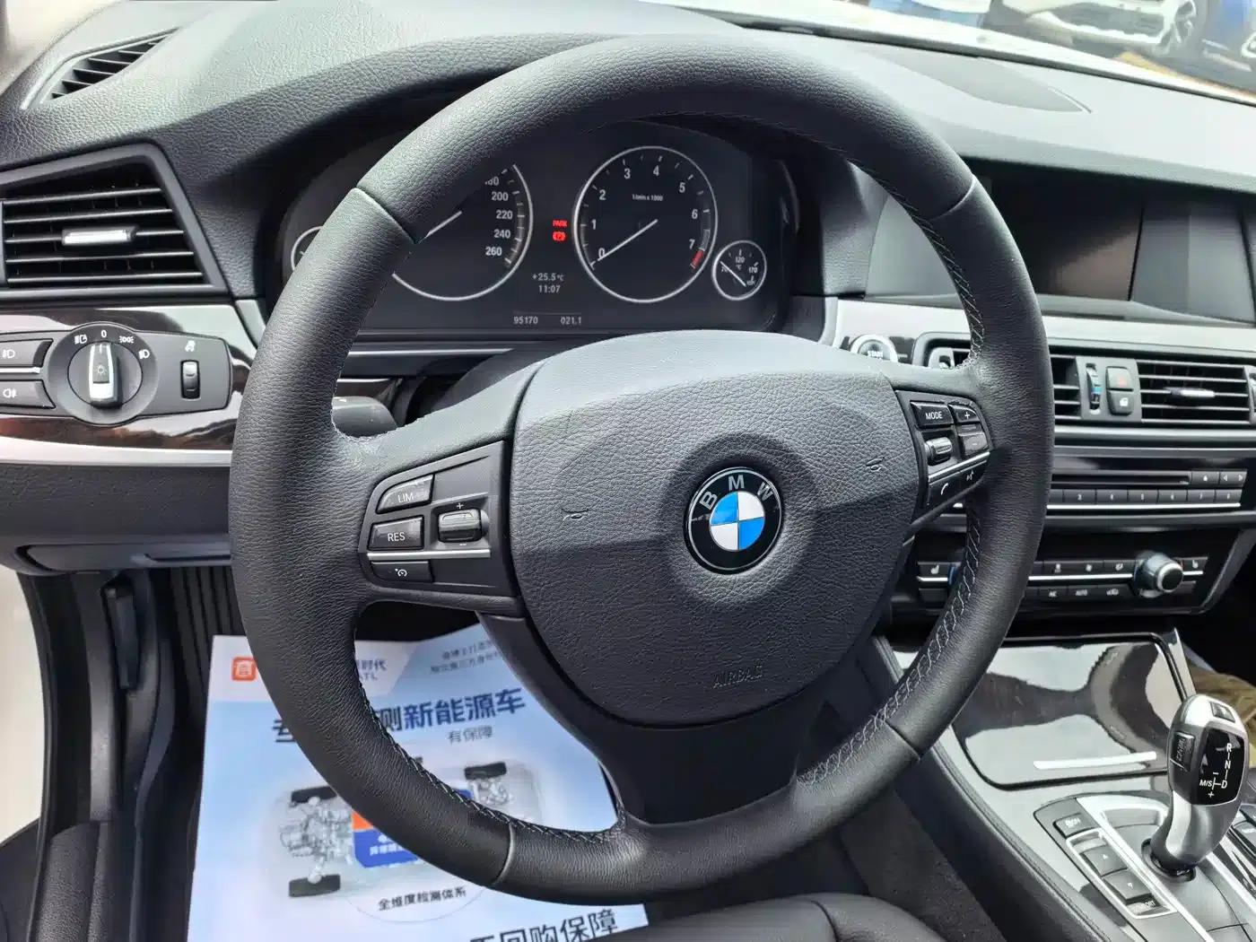 BMW 5 Series 2013 525Li Leading Edition — миниатюра 10