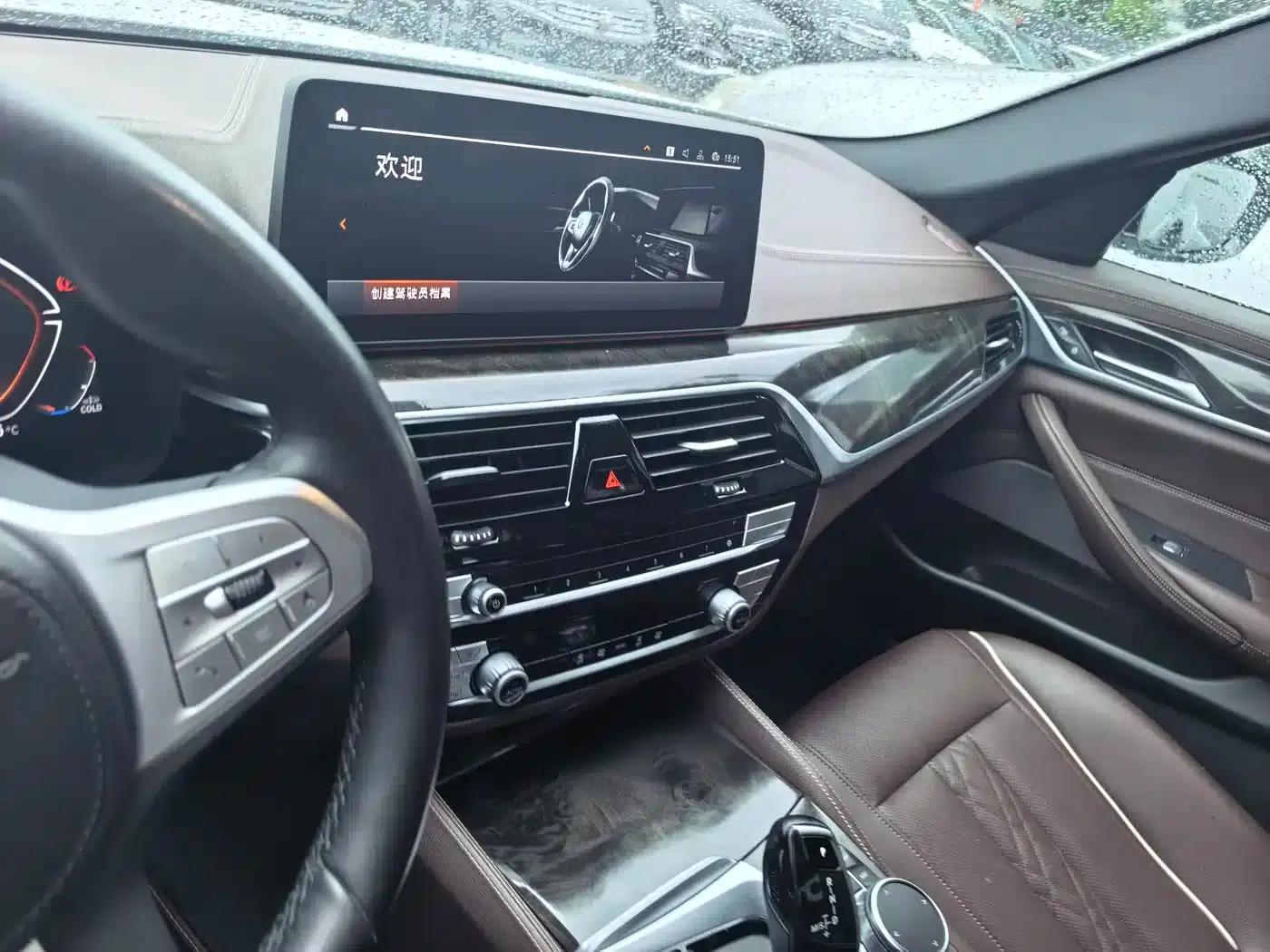 2022 BMW 5 Series Facelift 525Li M Sport Package — миниатюра 11