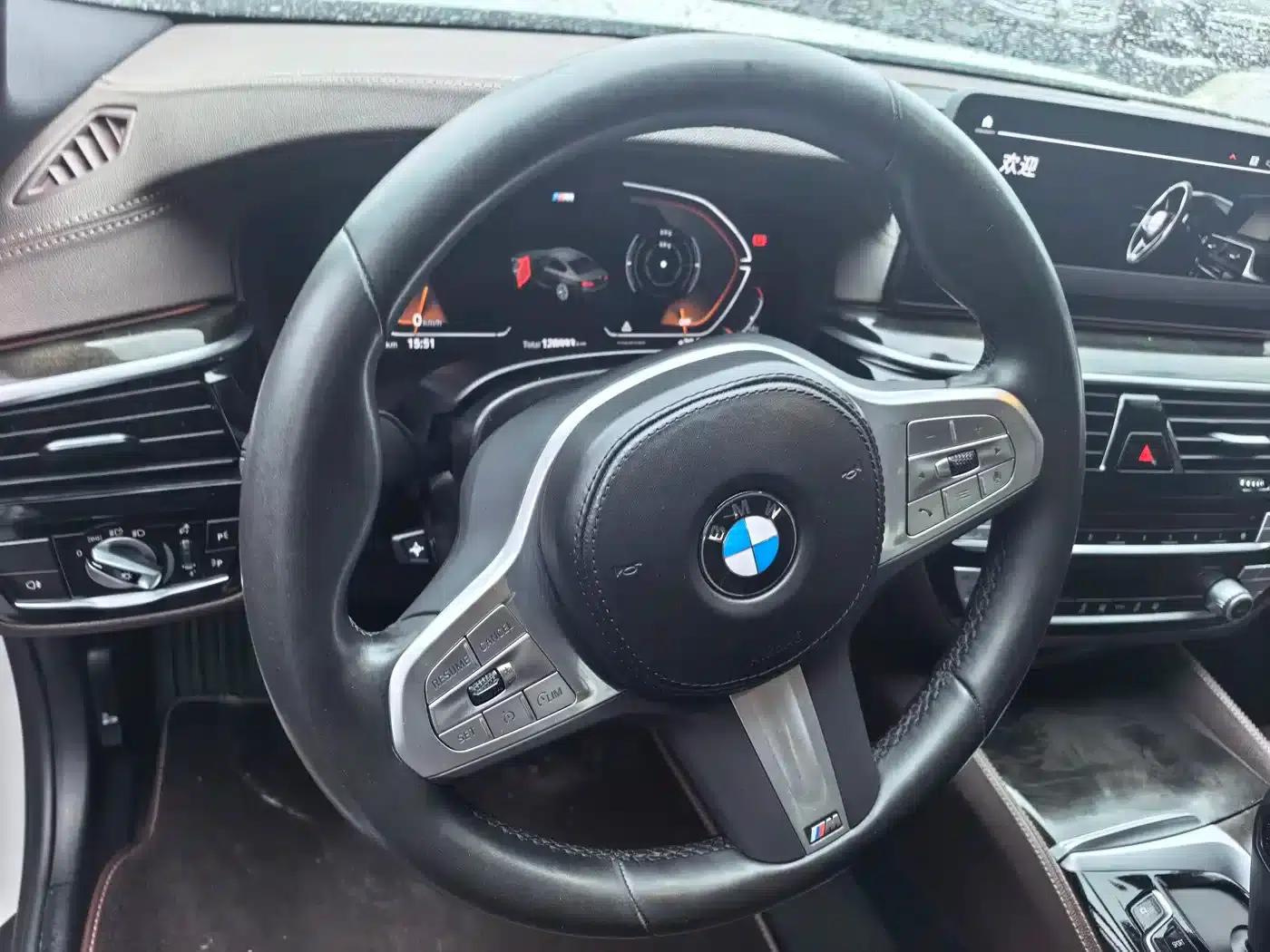 2022 BMW 5 Series Facelift 525Li M Sport Package — миниатюра 10