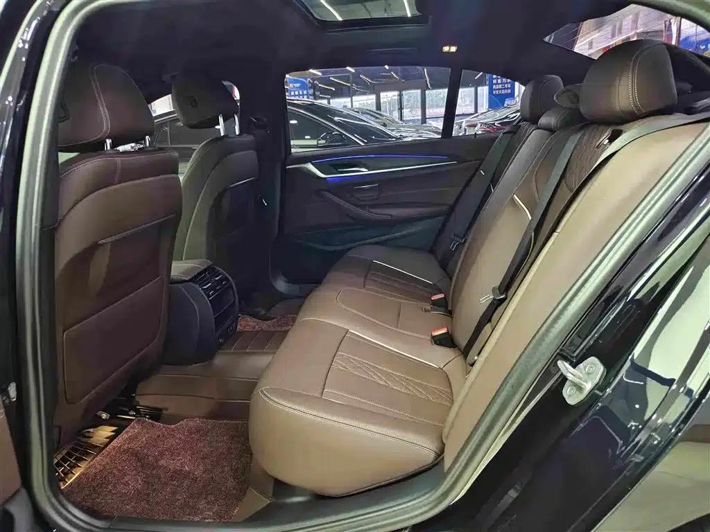 2023 BMW 5 Series 530Li Leading Edition M Sport Package — миниатюра 12