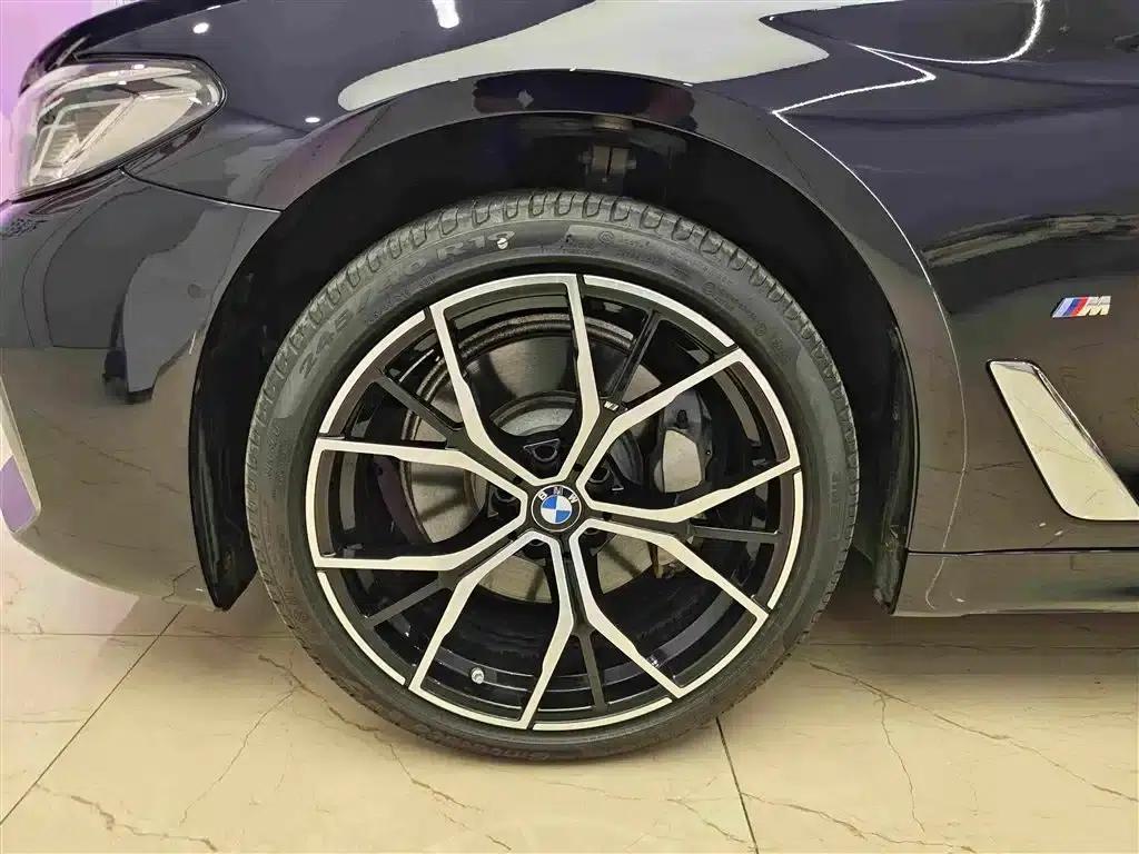 2023 BMW 5 Series 530Li Leading Edition M Sport Package — миниатюра 9