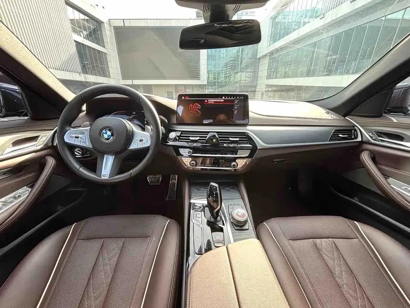 2022 BMW 5 Series 530Li Leading Edition M Sport Package — миниатюра 10