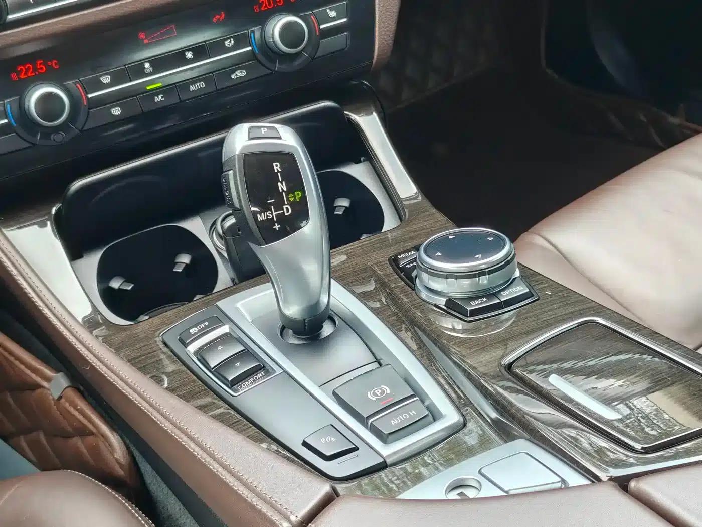 2014 BMW 5 Series 525Li Luxury Design Package — миниатюра 11