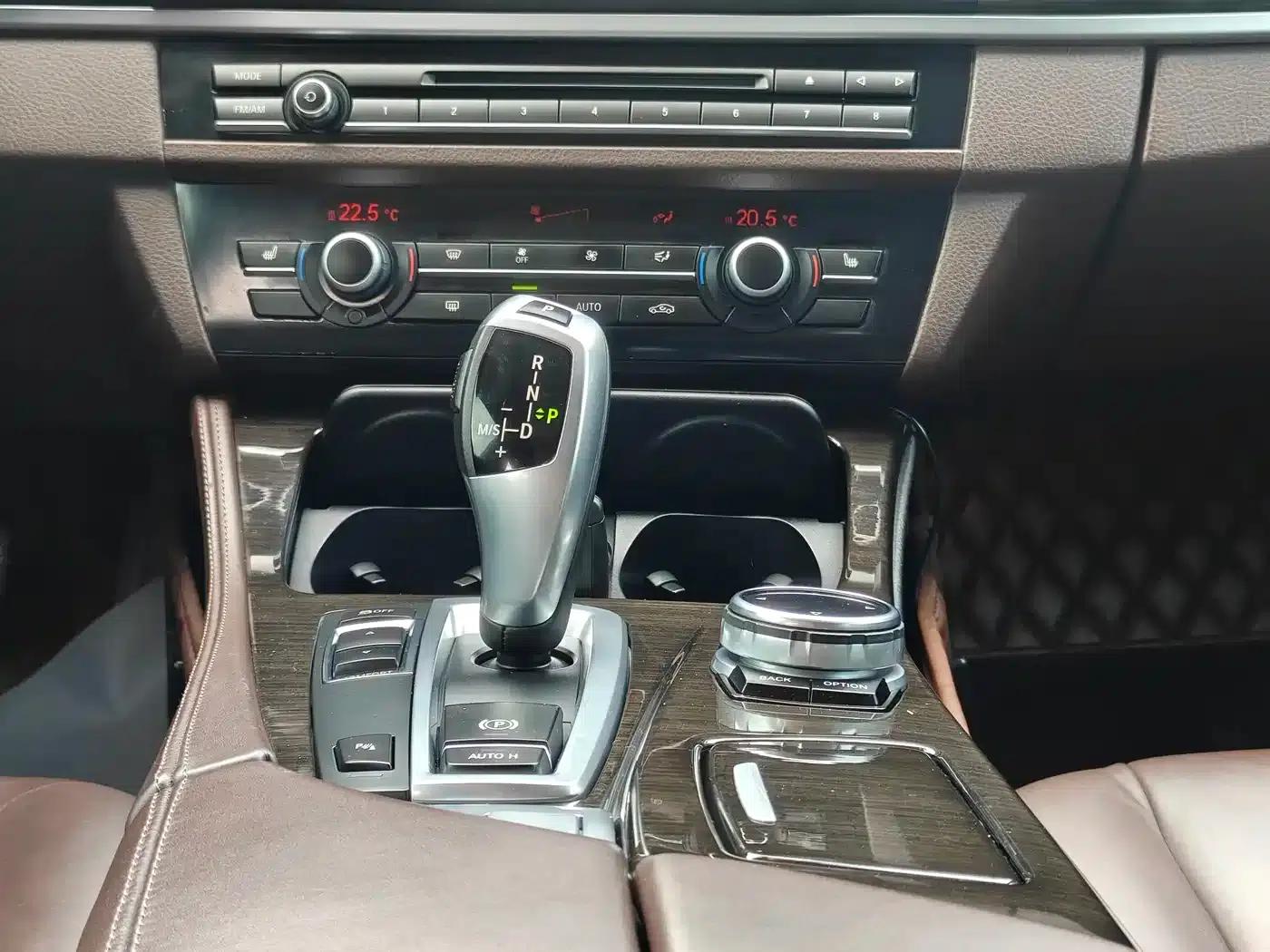 2014 BMW 5 Series 525Li Luxury Design Package — миниатюра 13