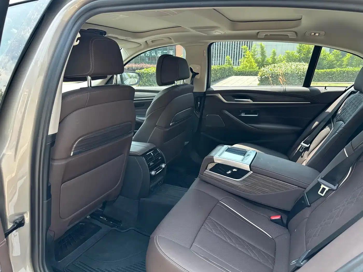 BMW 5 Series 2021 530Li Luxury Package — миниатюра 7