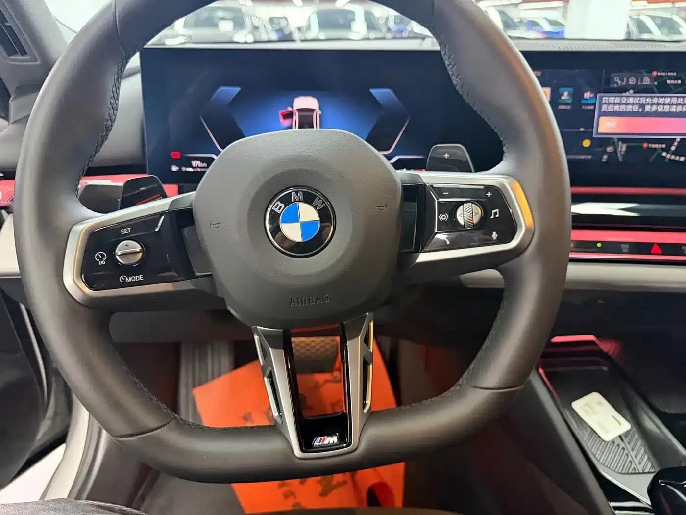 2025 BMW 5 Series 525Li M Sport Package — миниатюра 5