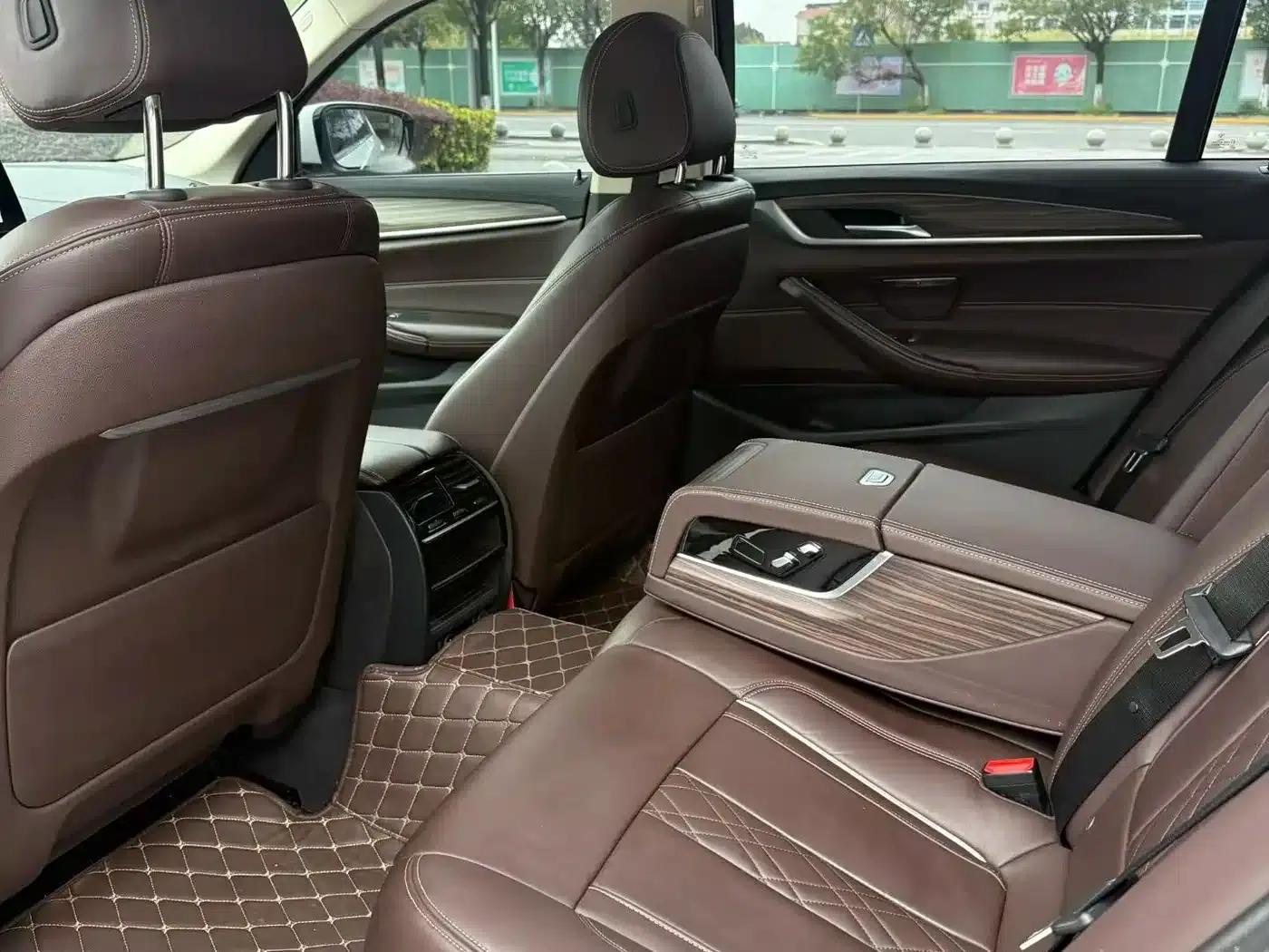 BMW 5 Series 2019 530Li Leading Luxury Package — миниатюра 8