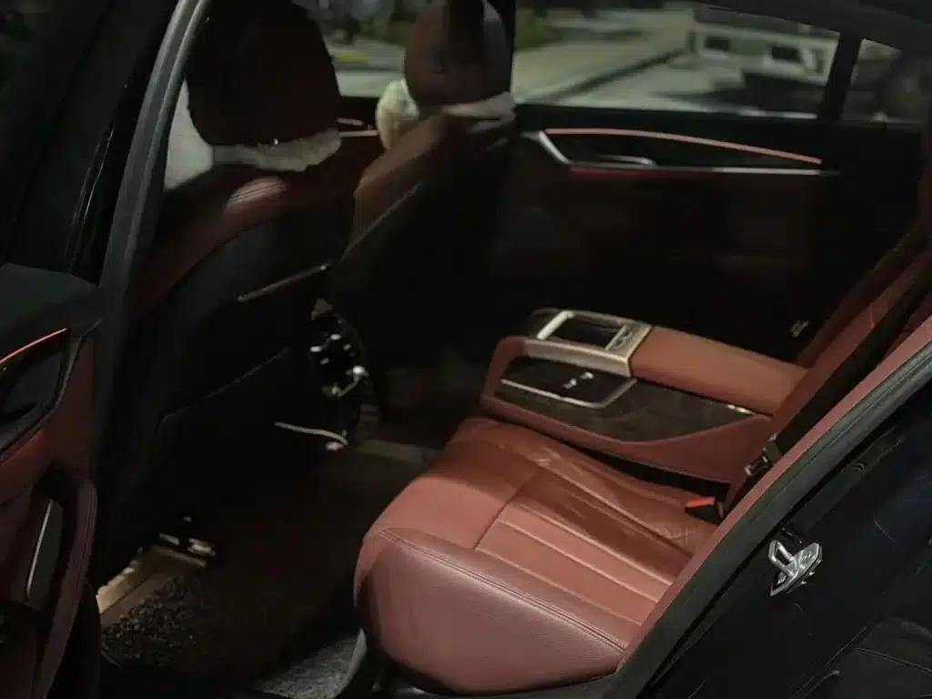 2019 BMW 5 Series 530Li Luxury M Sport Package — миниатюра 4