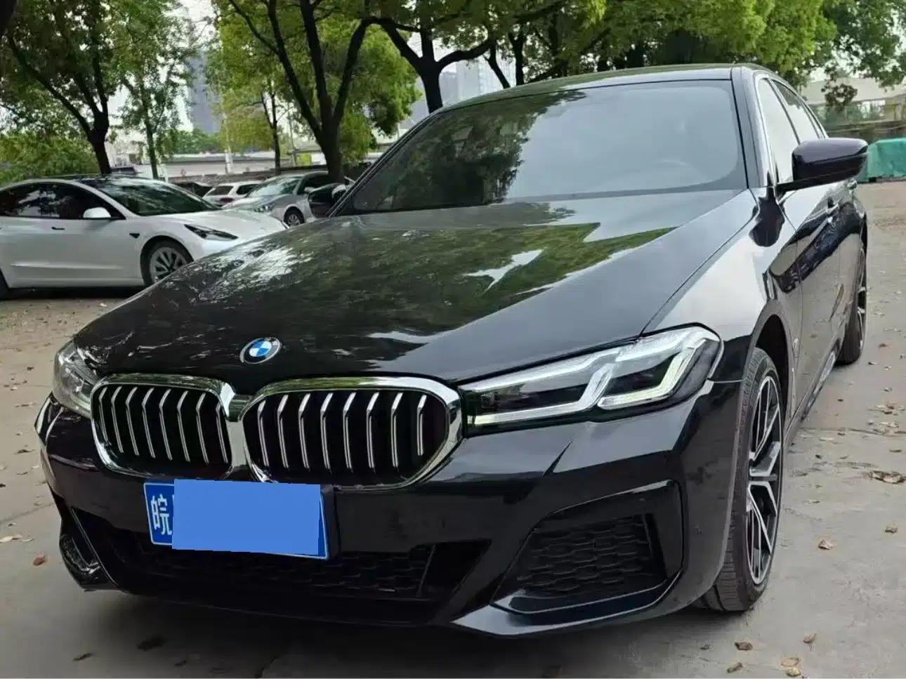 2023 BMW 5 Series 530Li Leading Edition M Sport Package — миниатюра 1