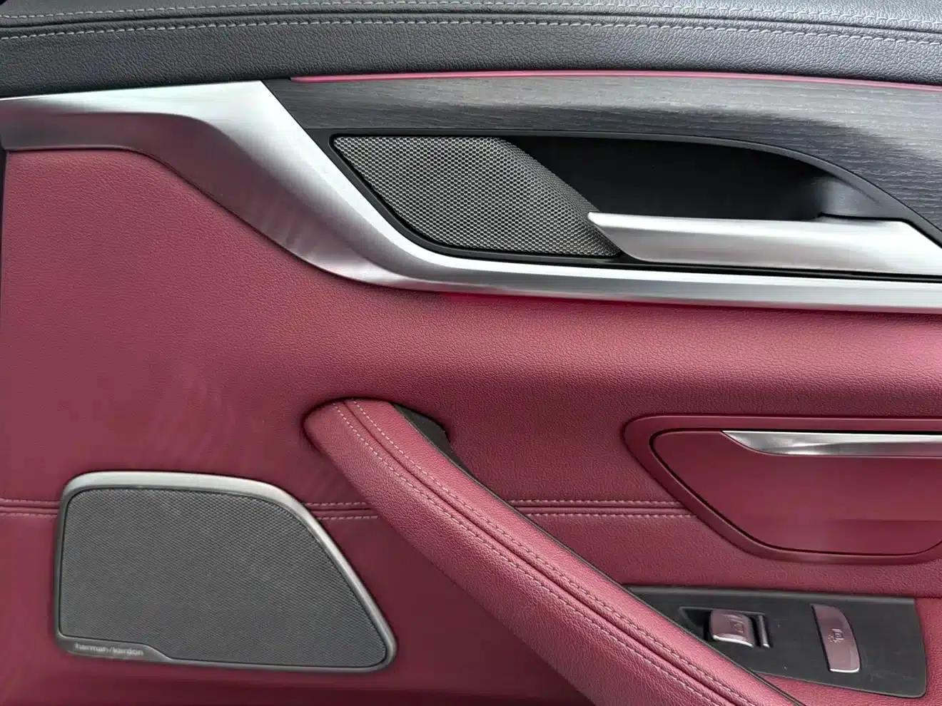 2021 BMW 5 Series 530Li Luxury M Sport Package — миниатюра 12