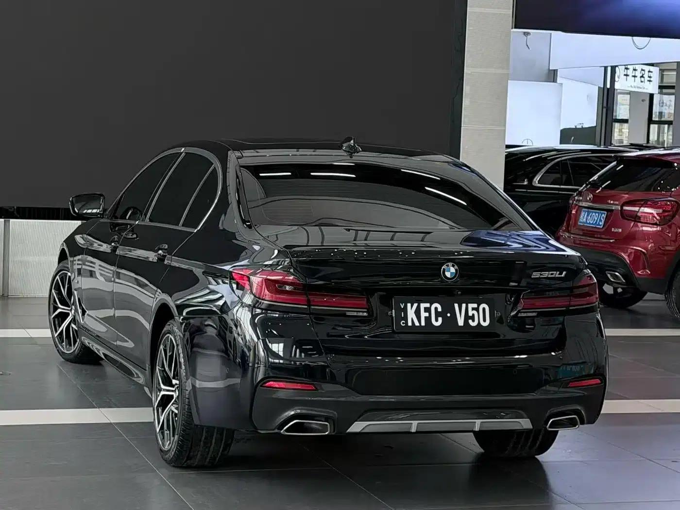 2021 BMW 5 Series 530Li Luxury M Sport Package — миниатюра 4