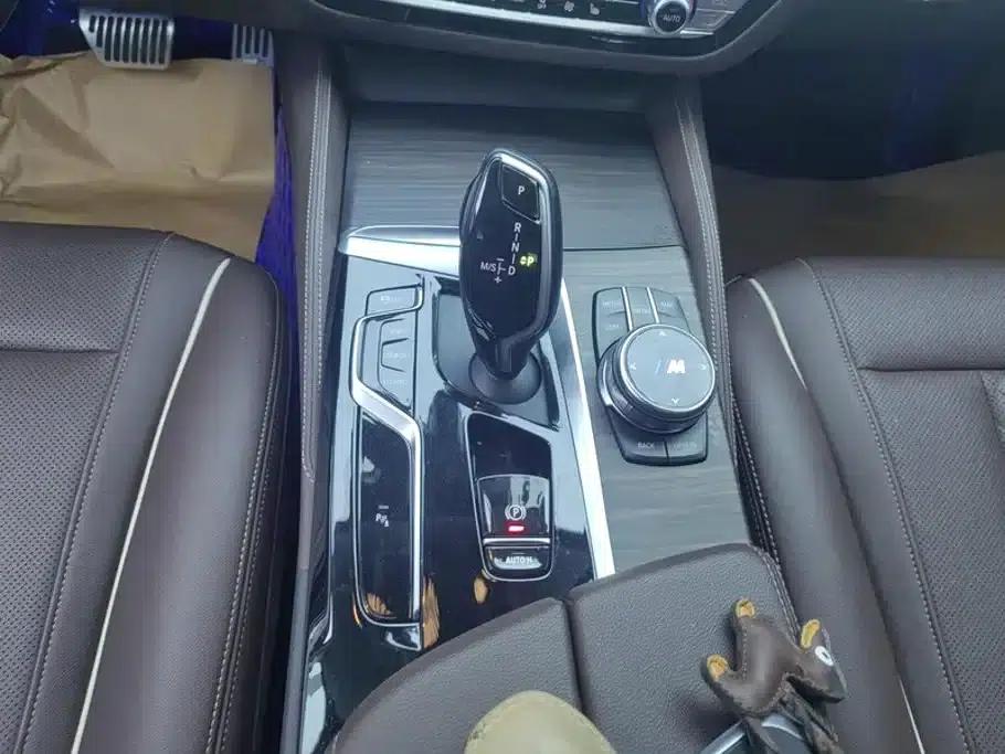 2023 BMW 5 Series 530Li Leading Luxury Package — миниатюра 16